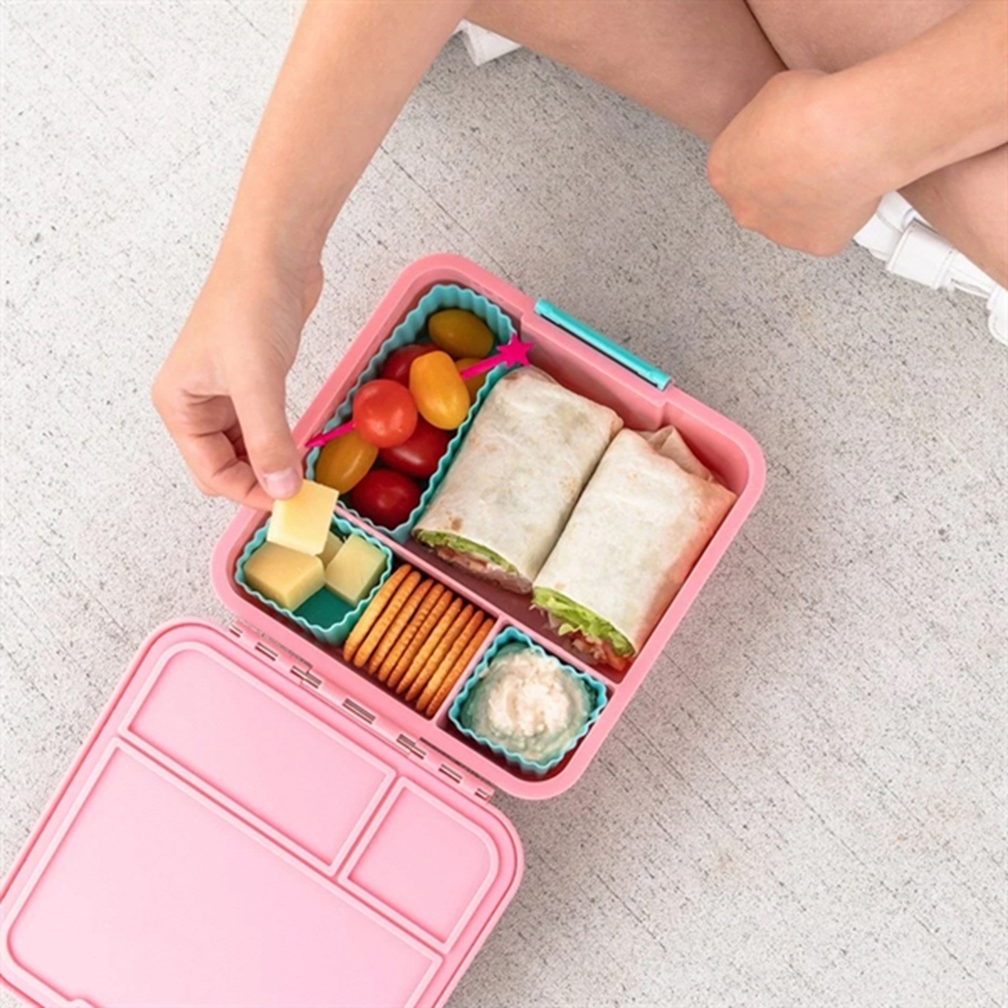 Little Lunch Box Co Bento 3 Madkasse Strawberry 2