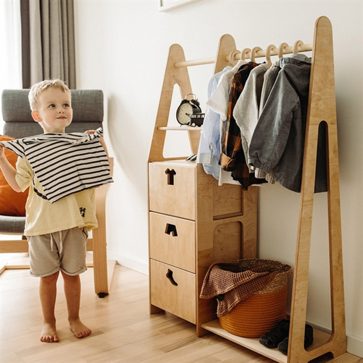 Duck Woodworks Børnegarderobe m. Skuffer 3