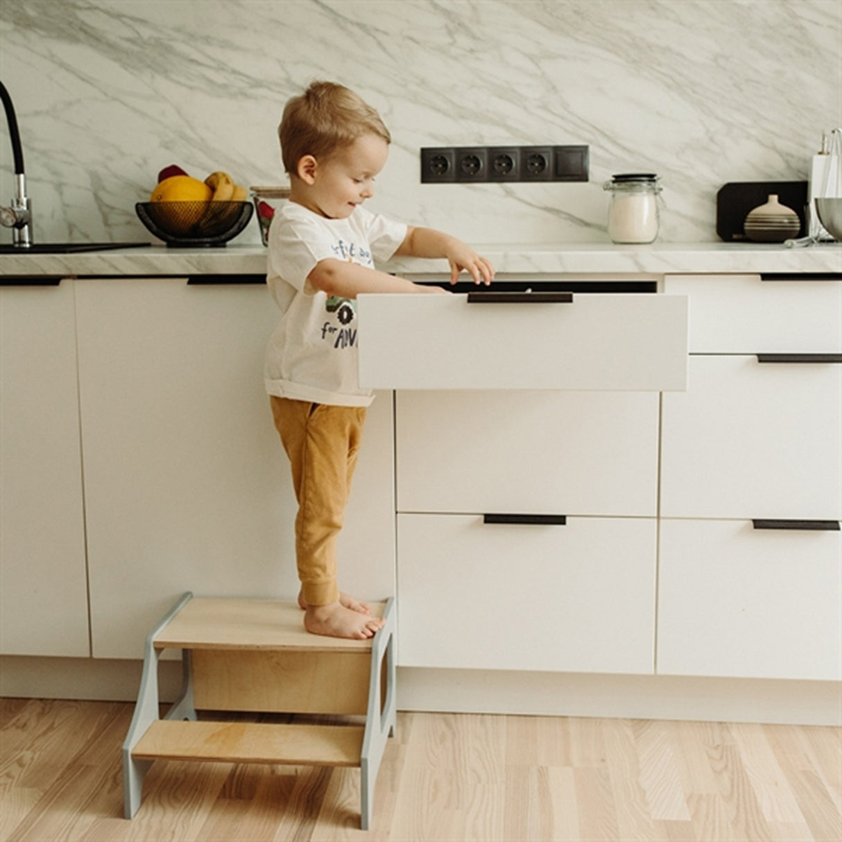 Duck Woodworks Step Stool Grey 3