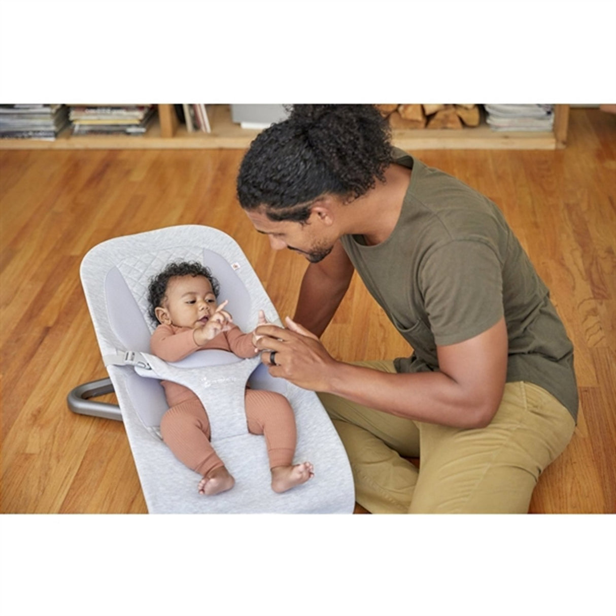 Ergobaby Evolve 3-I-1 Skråstol Light Grey