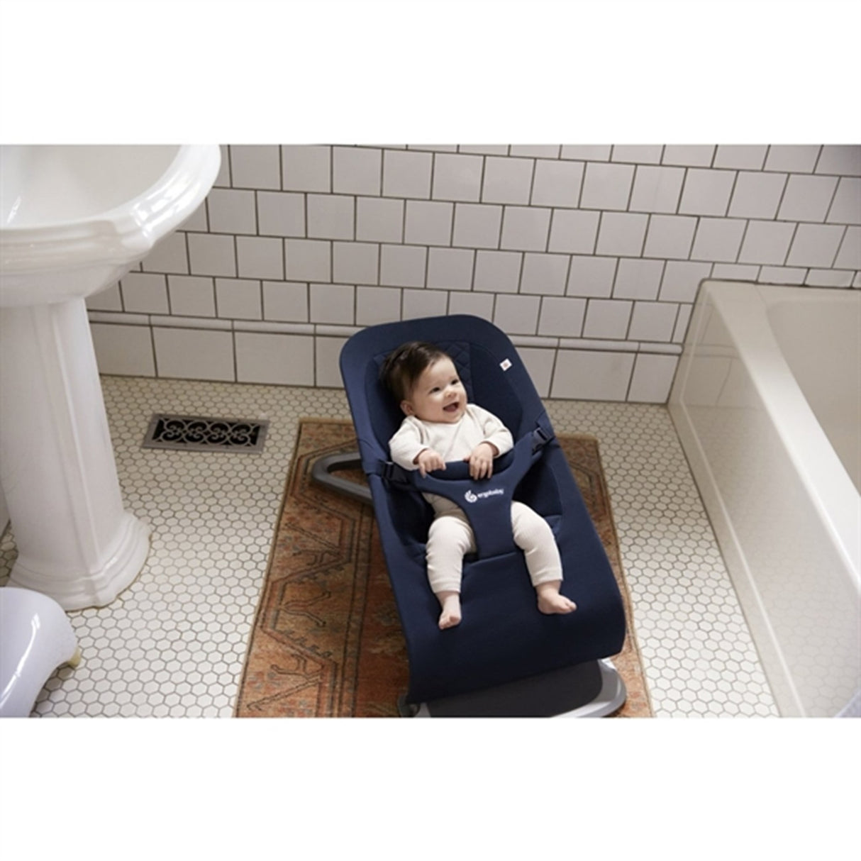 Ergobaby Evolve 3-I-1 Skråstol Midnight Blue