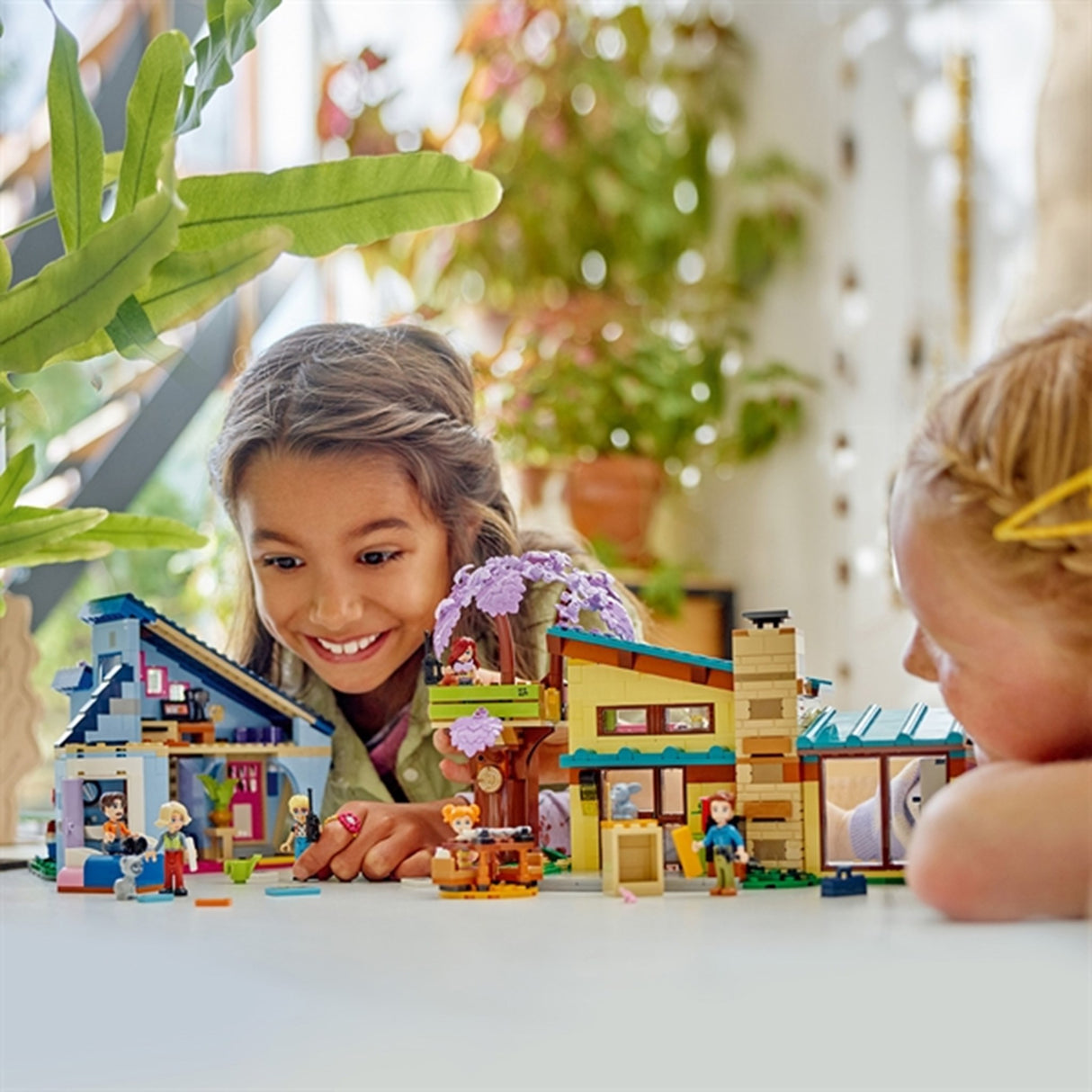 LEGO® Friends Olly og Paisleys Huse