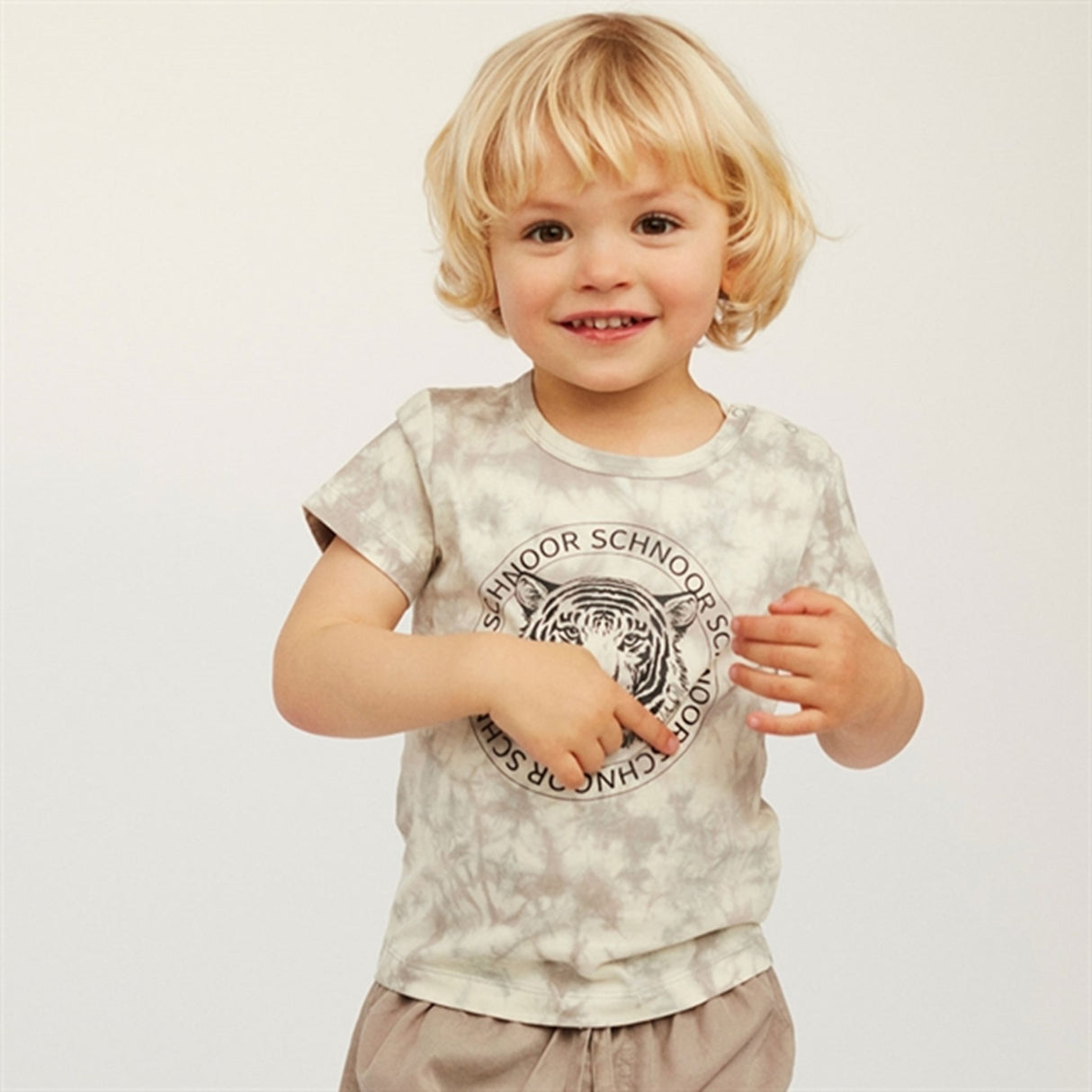 Sofie Schnoor Warm Grey Julius T-shirt 3