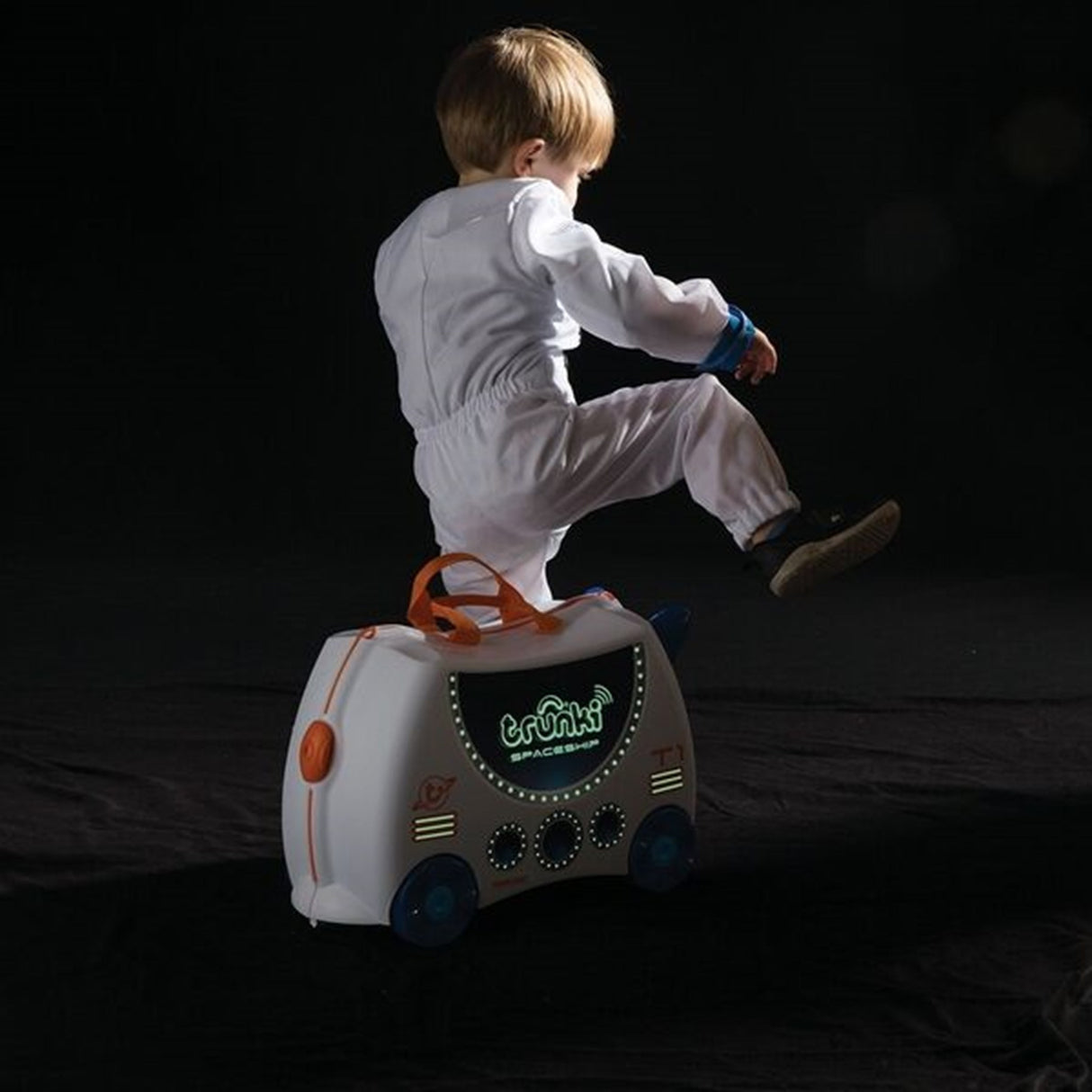 Trunki Skye the Spaceship 3